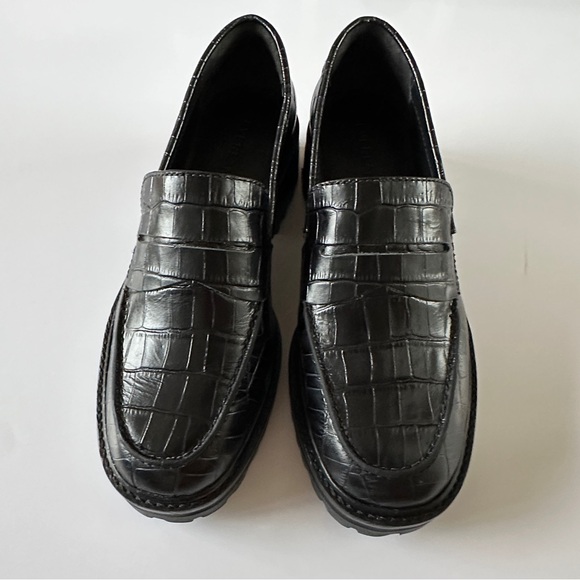 Everlane Black Croc-Embossed Loafers - Picture 3 of 7